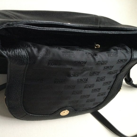 Michael Kors Bag NWT ARIA Shoulder Bag Black - Picture 8 of 9